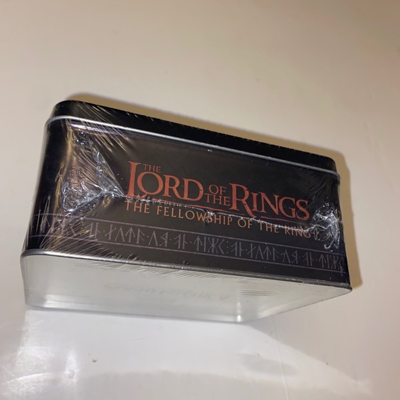 Lord Rings Fellowship Frodo Ring Action Flipz Cards Tin Sealed LOTR Artbox Blue - Picture 5 of 6